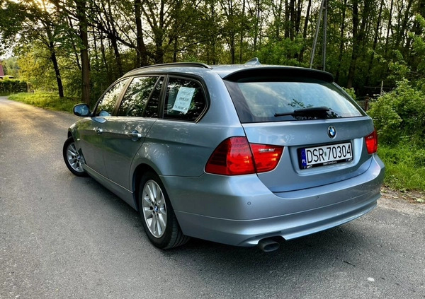 BMW Seria 3 cena 28900 przebieg: 242000, rok produkcji 2011 z Elbląg małe 106